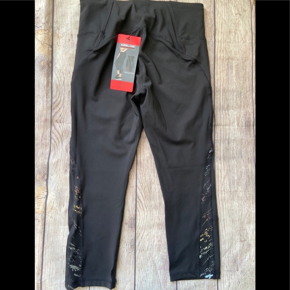Kirkland Signature Reflective Crop Tight S or M - Picture 4 of 5